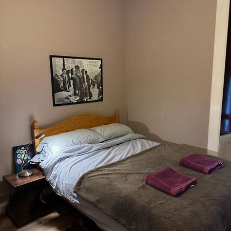 Central Room In Historic Tenement Shared Apartment Near Old Town Edimburgo Exterior foto