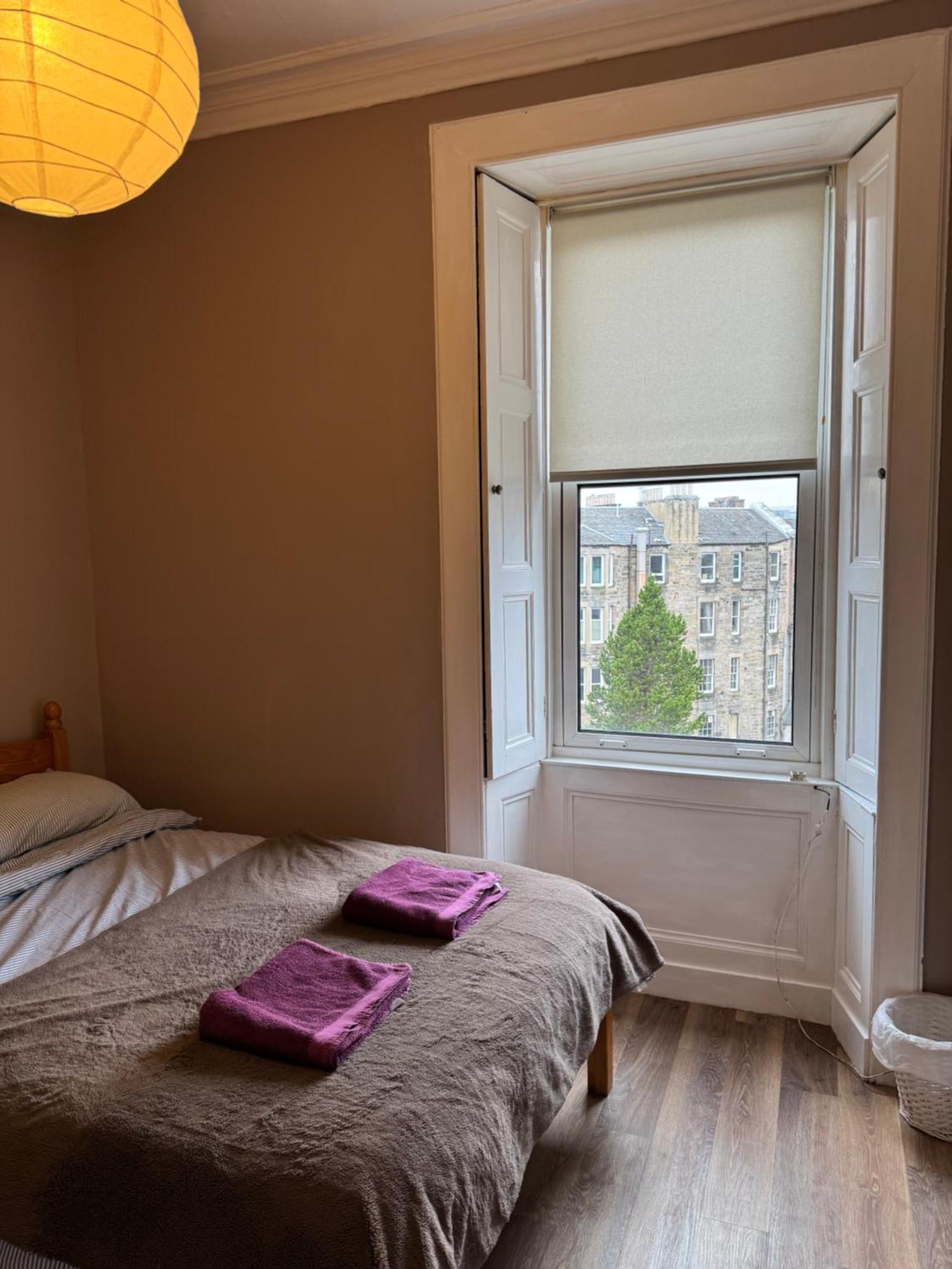 Central Room In Historic Tenement Shared Apartment Near Old Town Edimburgo Exterior foto